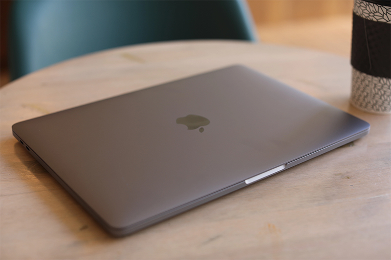 Cận cảnh MacBook Pro M2 màu xám - Lựa chọn sành điệu cho các Apple fan 1 MacBook Pro M2 màu xám